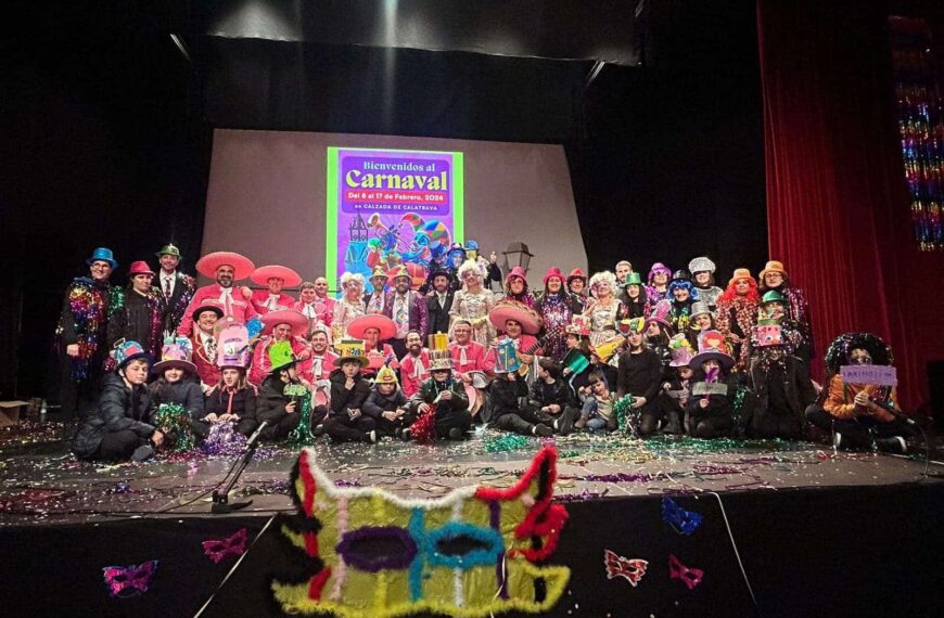 El tradicional manteo de los Peleles de Jueves Lardero marca el inicio del Carnaval de Calzada