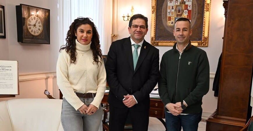 El alcalde de El Robledo solicita apoyo a la Diputación de Ciudad Real para construir un puente sobre el río Alcobilla.