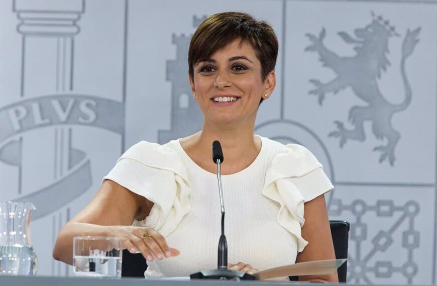 Isabel Rodríguez celebra la autorización de la mina de wolframio en Abenójar por la Comisión Europea y su impacto positivo en la región.