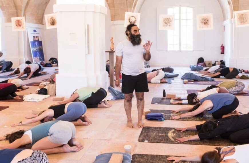 El Retorno de La Galería de Yoga 2025: Junio en Menorca y Lleida