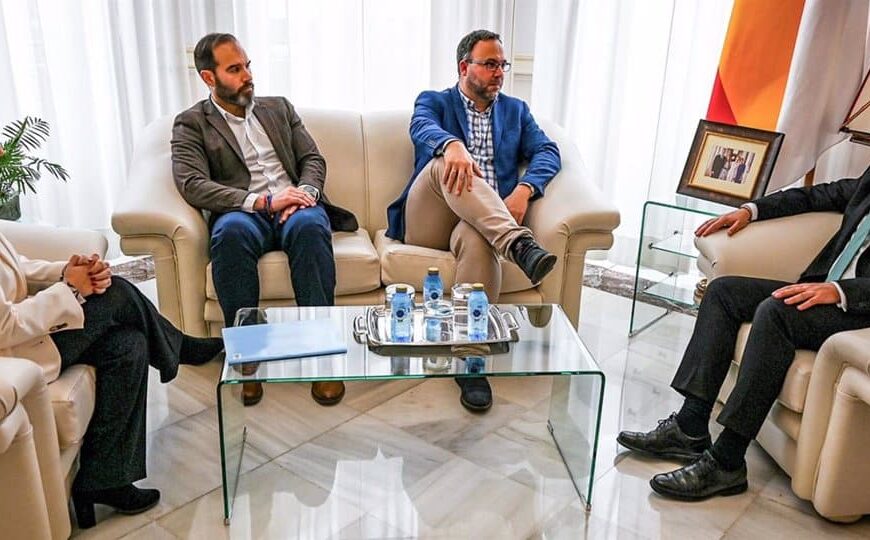 Navarro Agradece a Valverde Su Apoyo en la Estabilización de las Cuevas Arenero de Tomelloso