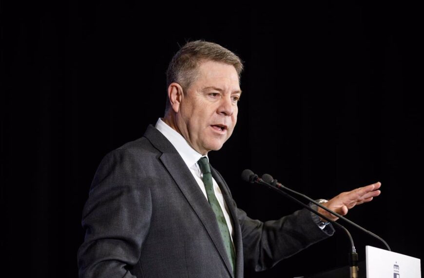 Page Defiende La Educación Universal Frente A Las Políticas Trumpistas Que Amenazan Su Existencia En Estados Unidos