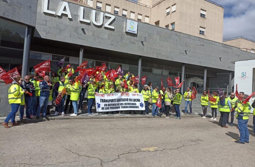 Trabajadores del Transporte Sanitario en Cuenca Exigen Diálogo con la Junta para Solucionar sus Demandas