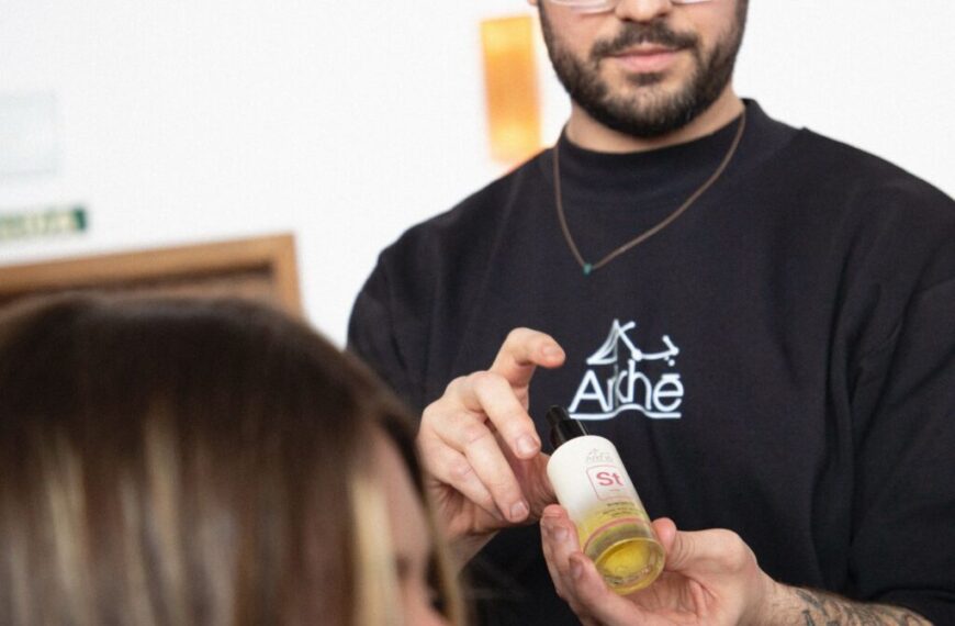 Arkhé Cosmetics: El Aliado de Belleza en el Espectacular Desfile de Pilar Dalbat en Sierra Nevada