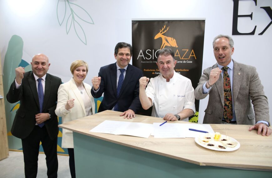 El chef Martín Berasategui y ASICCAZA sellan un acuerdo para impulsarla carne de caza