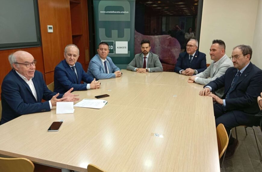 La Real Academia de Medicina de Castilla-La Mancha suscribe un convenio de colaboración con la UNED en materia de Inteligencia Artificial