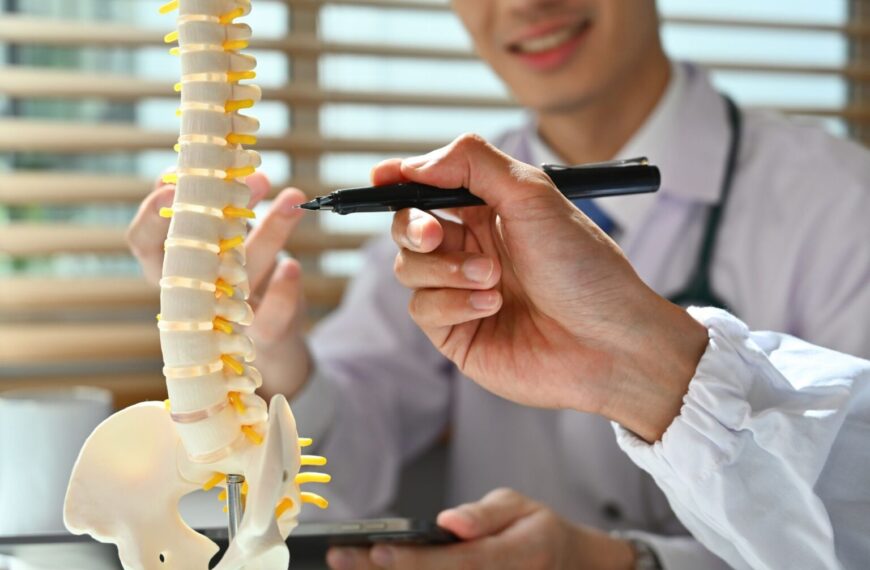 Detección Temprana de Fracturas Vertebrales por Osteoporosis: La Clave para una Vida Saludable