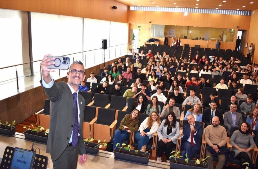 La Junta Entrega Los Premios a Los Nueve Ganadores del Concurso ‘No Me Líes’ para Luchar Contra la Desinformación en la Red