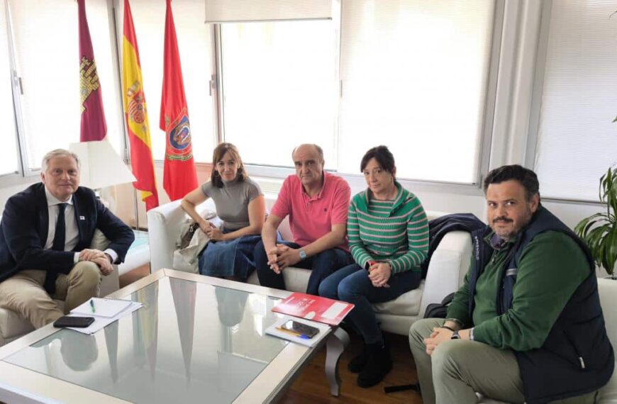 CCOO Manifiesta al Alcalde su Inquietud por el Deterioro del Servicio Presencial en la Estación del AVE