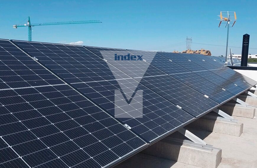 Construcción de una Vivienda Autosuficiente: Guía de Grupo Index para Desconectarse de la Red Eléctrica