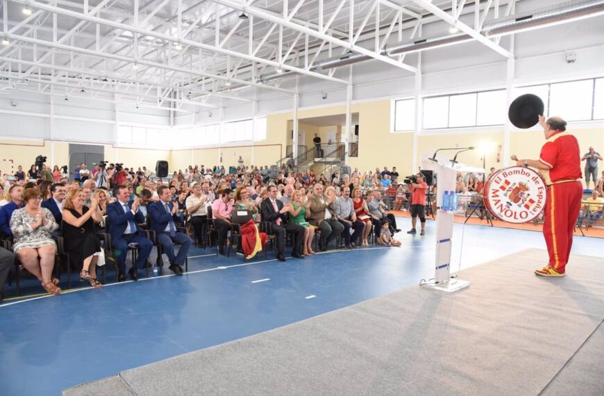 El bombo que Manolo regaló a San Carlos del Valle se vestirá de luto por la muerte de su vecino: «Era muy querido»