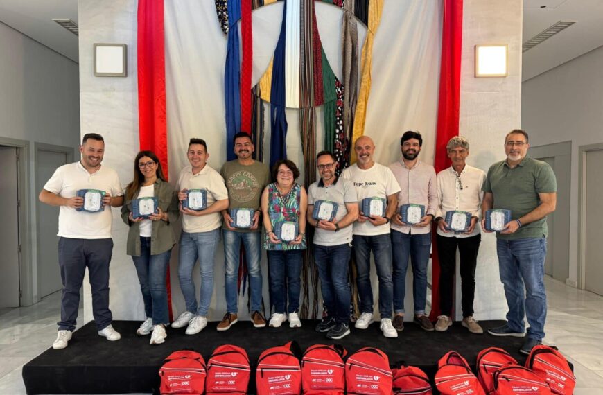 Elda Convierte sus Comparsas en Zonas Cardioprotegidas con Almas Industries