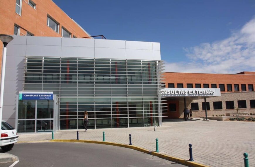 Herida una joven de 15 años tras chocar con un turismo en Alcázar