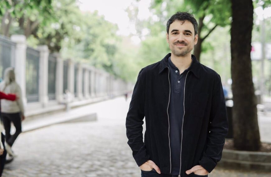 La piscina vacía: una reflexión humorística sobre la crispación actual