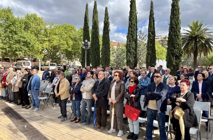 Puertollano despide con emoción a Agustín Escobar y su familia recordando su eterna sonrisa
