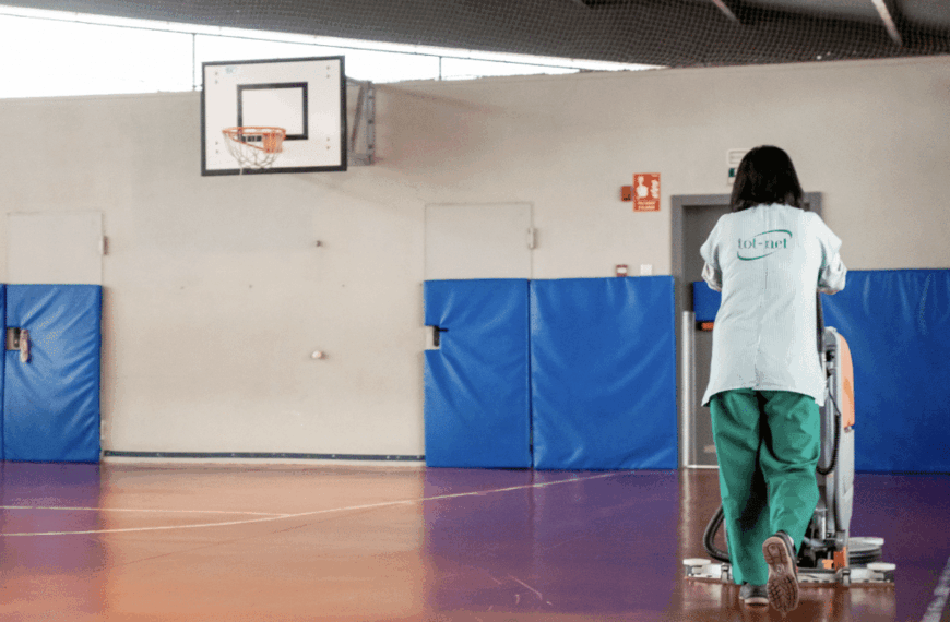 Tot-Net Refuerza la Limpieza en Centros Deportivos de Cara al Verano