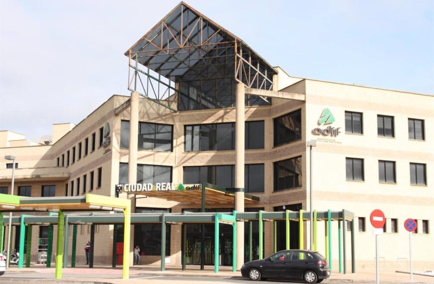 Ugt denuncia ante la Inspección de Trabajo a Renfe por «falta de personal» en puntos de venta de la estación de Ciudad Real