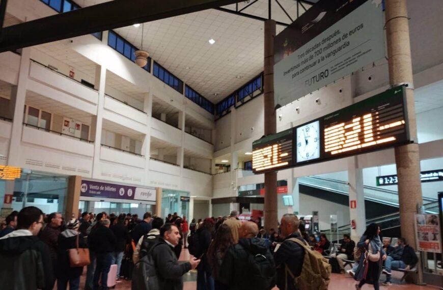 Usuarios de AVANT Ciudad Real-Toledo piden a Adif y Renfe un plan de contingencias ante imprevistos como el robo de cable