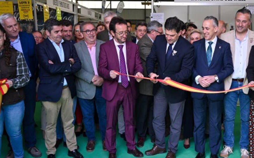 Valverde solicita en Brazatortas la implementación de las medidas acordadas en el Pacto Regional por la Caza