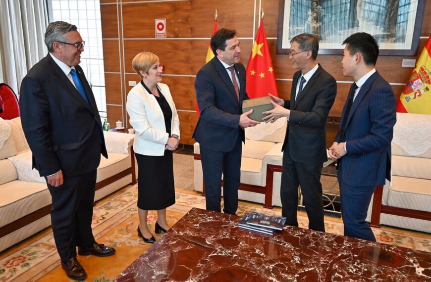 Valverde tiende puentes para posicionar el vino y productos de Ciudad Real en el mercado chino