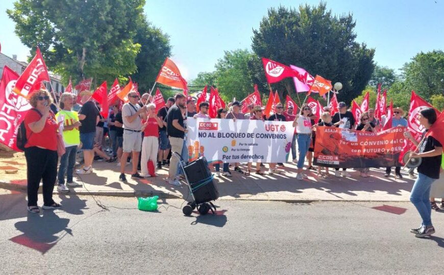 Campesinos de Ciudad Real se Manifiestan en Fercam por un Convenio Justo