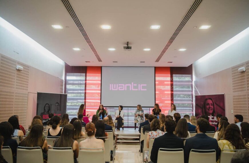 Empoderamiento Femenino: Un Encuentro en Sevilla que Transforma el Sector Tech Andaluz