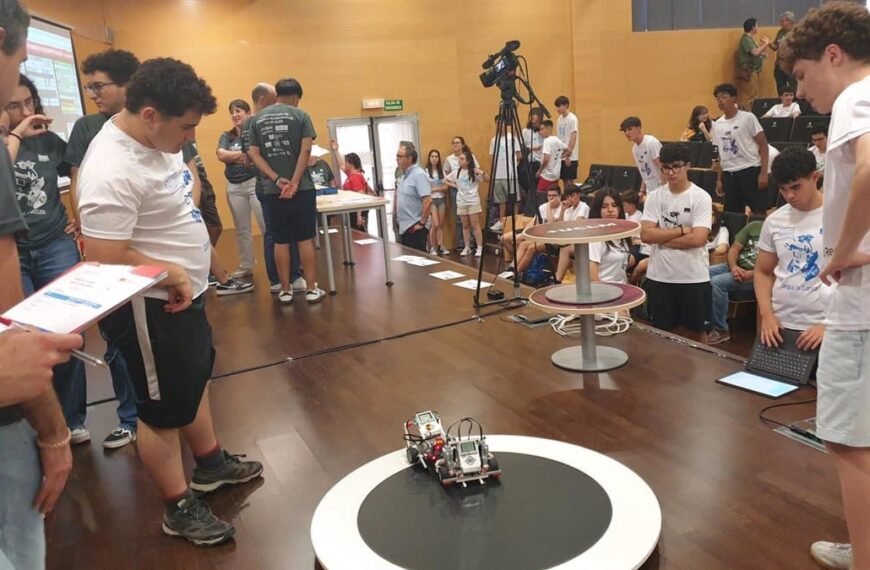 Institutos de Albacete y Ciudad Real ganan la V Competición de Robótica Intercampus UCLM 2025