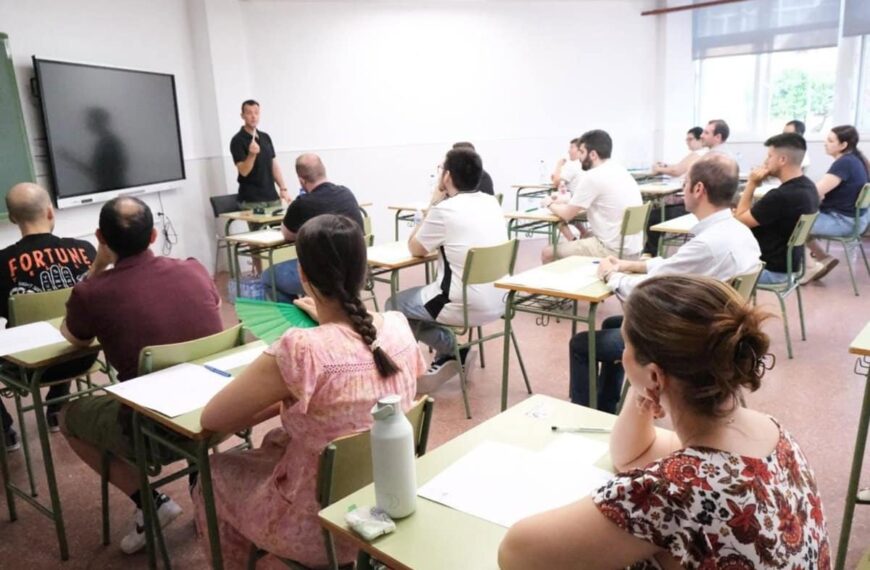 La primera prueba del proceso de oposición de enseñanzas medias en C-LM concita al 70,4% de los opositores