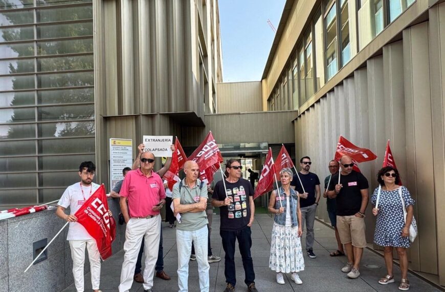 Los funcionarios de Extranjería solicitan más personal para evitar el colapso tras la entrada en vigor del nuevo reglamento