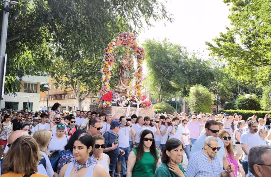 Más de 6.000 personas acompañan a la Virgen de Alarcos en su tradicional subida a la ermita de Ciudad Real