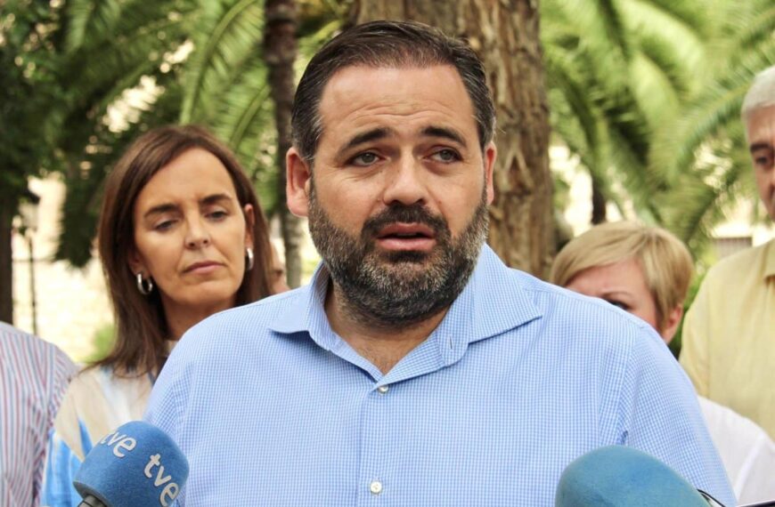 Núñez no comprende «el silencio» de Page sobre convocar elecciones y ve «paralelismos» con «el silencio» de Sánchez