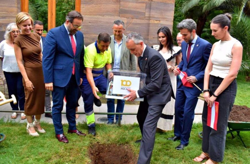 Partidos, instituciones y empresas celebran el centenario de Puertollano como ciudad y se conjuran por su futuro industrial