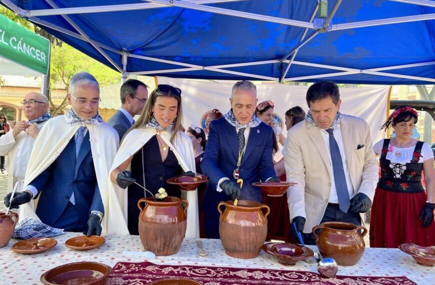 Puertollano responde masivamente al Santo Voto y el alcalde anuncia la firma del contrato de las obras del Bosque