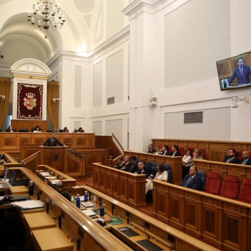 Sanidad, financiación y menores migrantes: a debate en el pleno de las Cortes este jueves