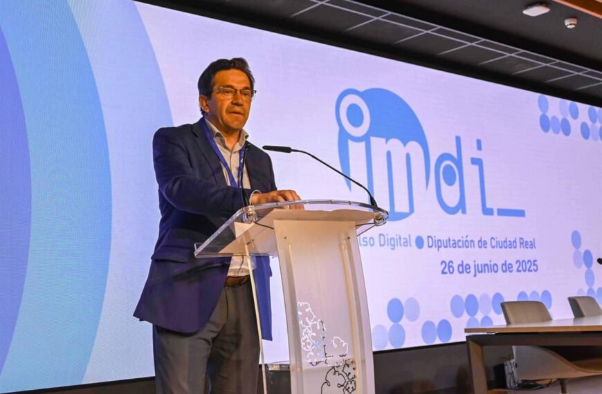 Valverde presenta a representantes de ayuntamientos y organismos la apuesta de la diputación por la capacitación digital