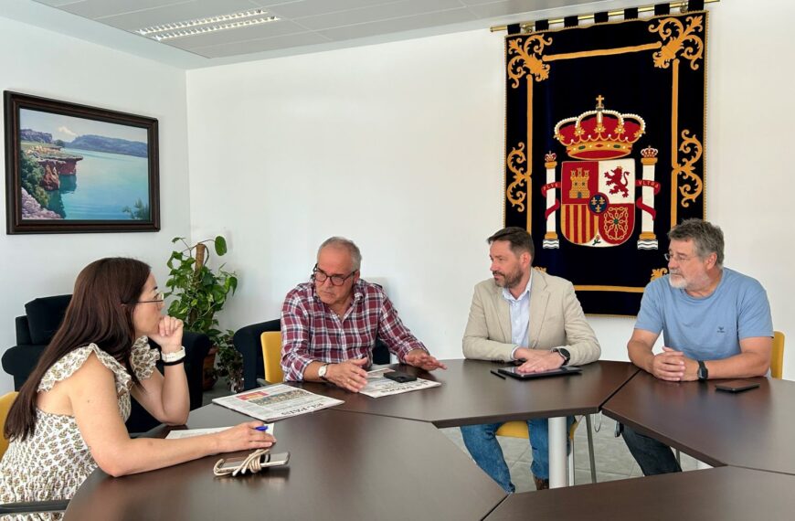 El subdelegado del Gobierno se reúne con la Federación Provincial de Amigos del Pueblo Saharaui por la llegada de menores este domingo