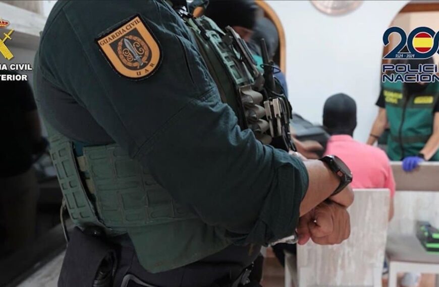 Detenidos tres presuntos miembros de una organización dedicada al robo de sucursales bancarias en España