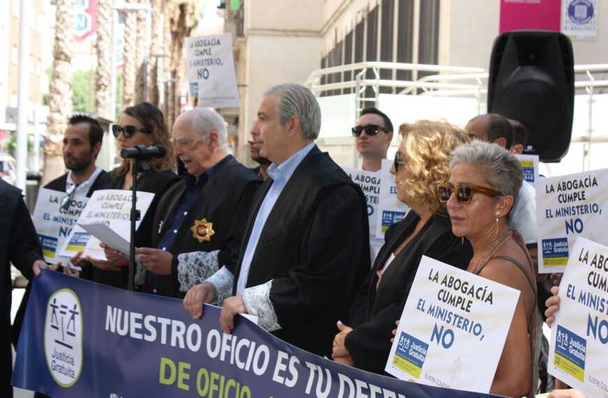 El colegio de abogados exige al ministerio que atienda las reivindicaciones de la abogacía de oficio