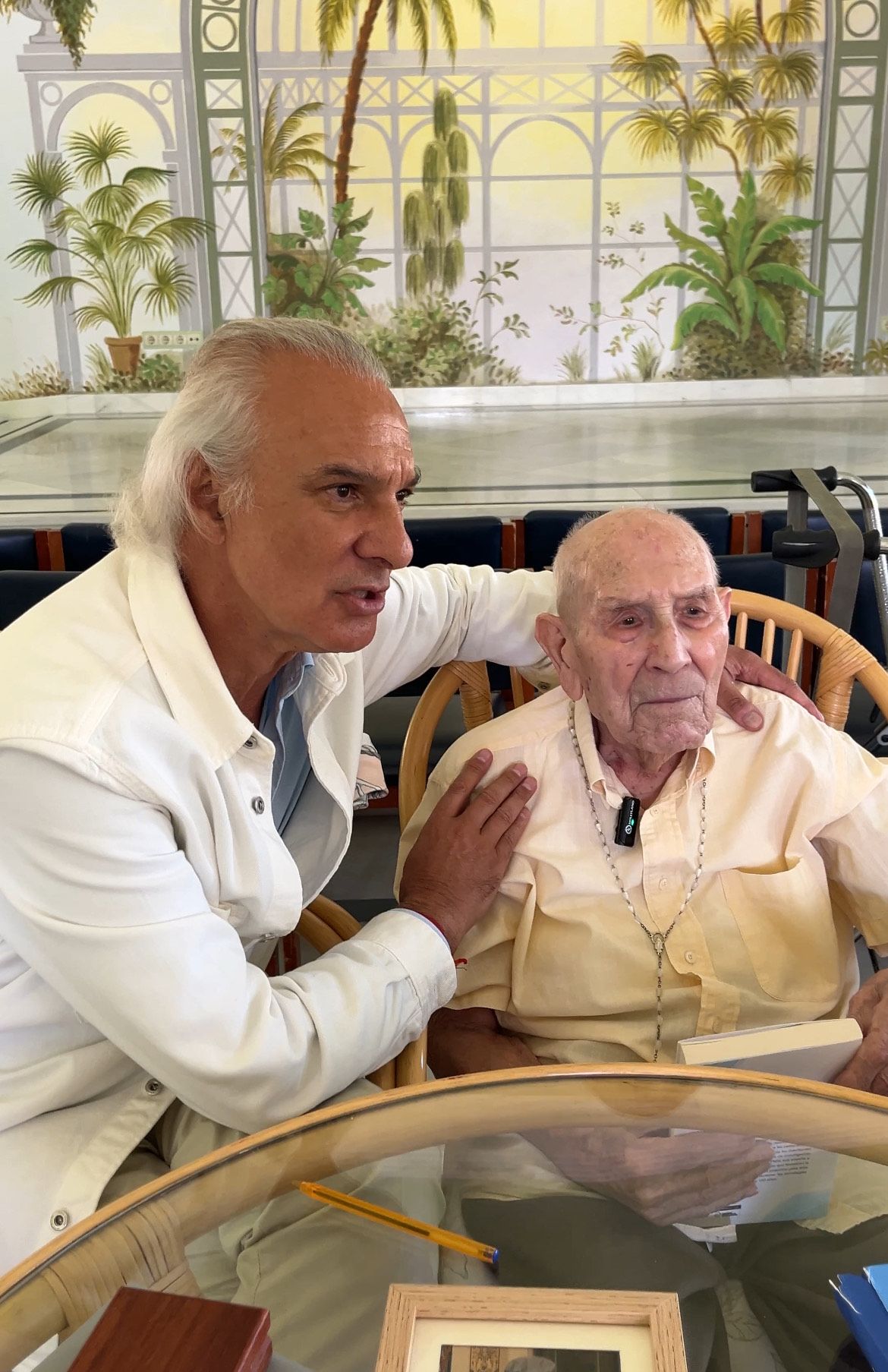 Engraciano Celebra 110 Años Rebosante de Vitalidad Gracias al Doctor De la Peña