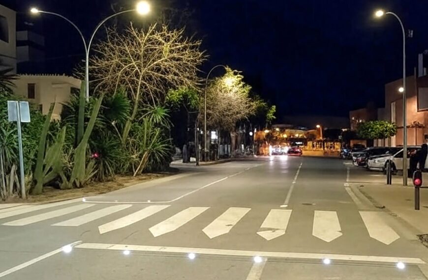 Instalan Cruces Peatonales Inteligentes TESLEC en 80 Municipios de Sevilla