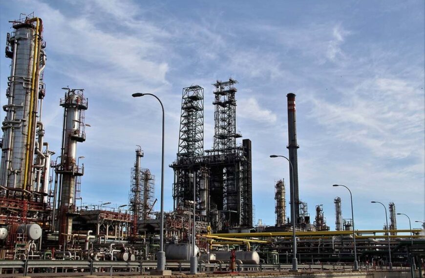 Sindicatos de Repsol Petróleo Puertollano amenazan con movilizaciones por la eliminación de 12 puestos de trabajo