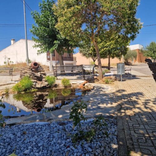 Arroba de los Montes continúa renovando instalaciones, caminos, calles, y elementos ornamentales, al tiempo que reduce su deuda municipal a la mitad