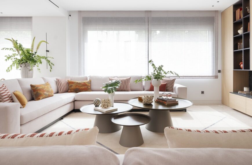 Cojines Elegantes: Transforma tu Espacio con Textura y Confort este Otoño