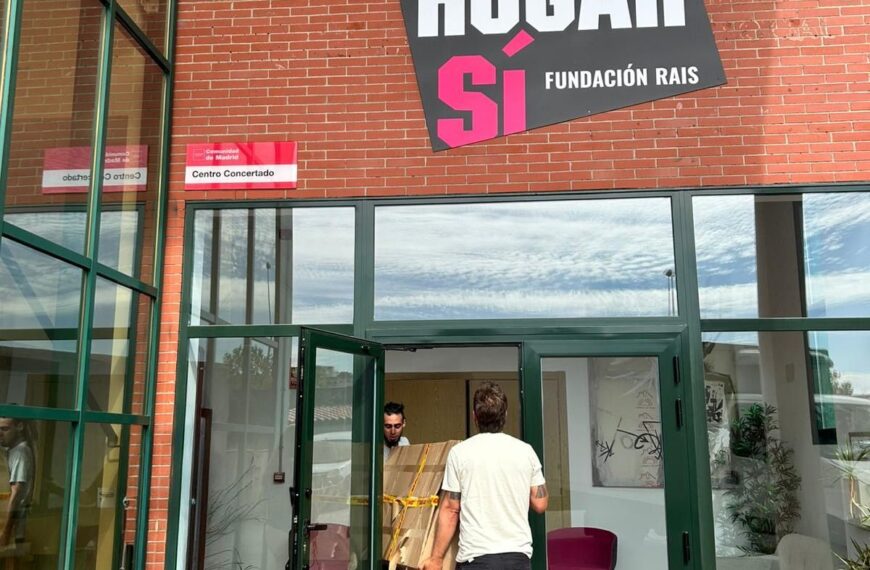 DHL Freight España Colabora con Hogar Sí: Donación de Equipamiento para Personas en Convalecencia