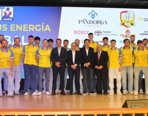 El Gobierno regional renueva su apoyo al Club Balonmano Caserío Ciudad Real con un patrocinio de 50.000 euros