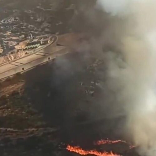 Extinguido el incendio de Puertollano tras intensas labores de los bomberos