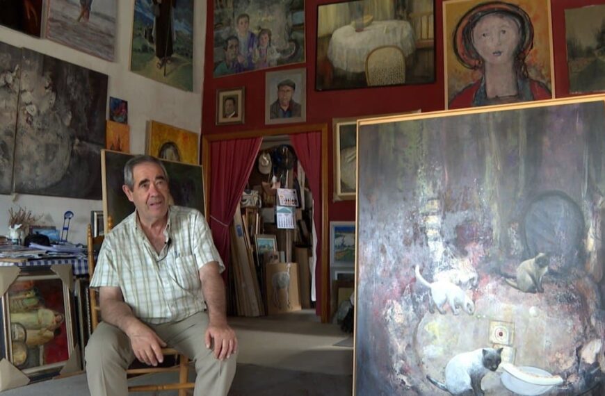 Romeral: 50 años de un pintor inconformista que ha jugado con el color y la figuración libre