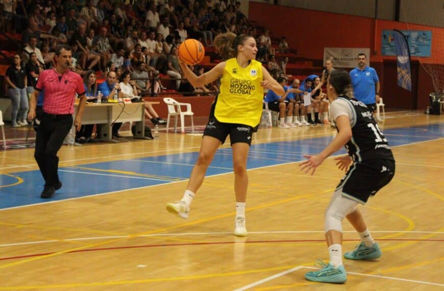 Victoria de Hozono Global Jairis en el Trofeo LF Endesa FBCLM Ante un Gran Público en el Díaz Miguel