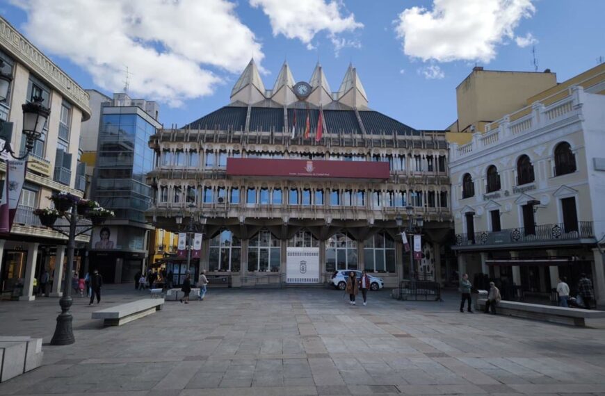 Vox insiste en una moción para que Ciudad Real homenajee a García Jofre de Loaysa