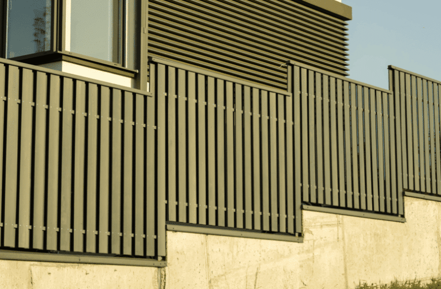 Aluvidal Revoluciona Zaragoza con Vallas de Aluminio: Estética y Durabilidad en Perfecta Armonía